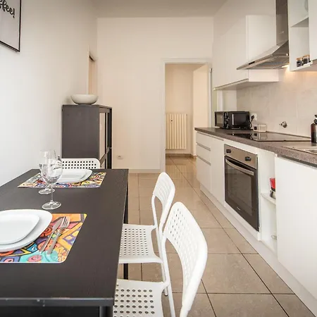 Easy Near The Mole Apartamento *